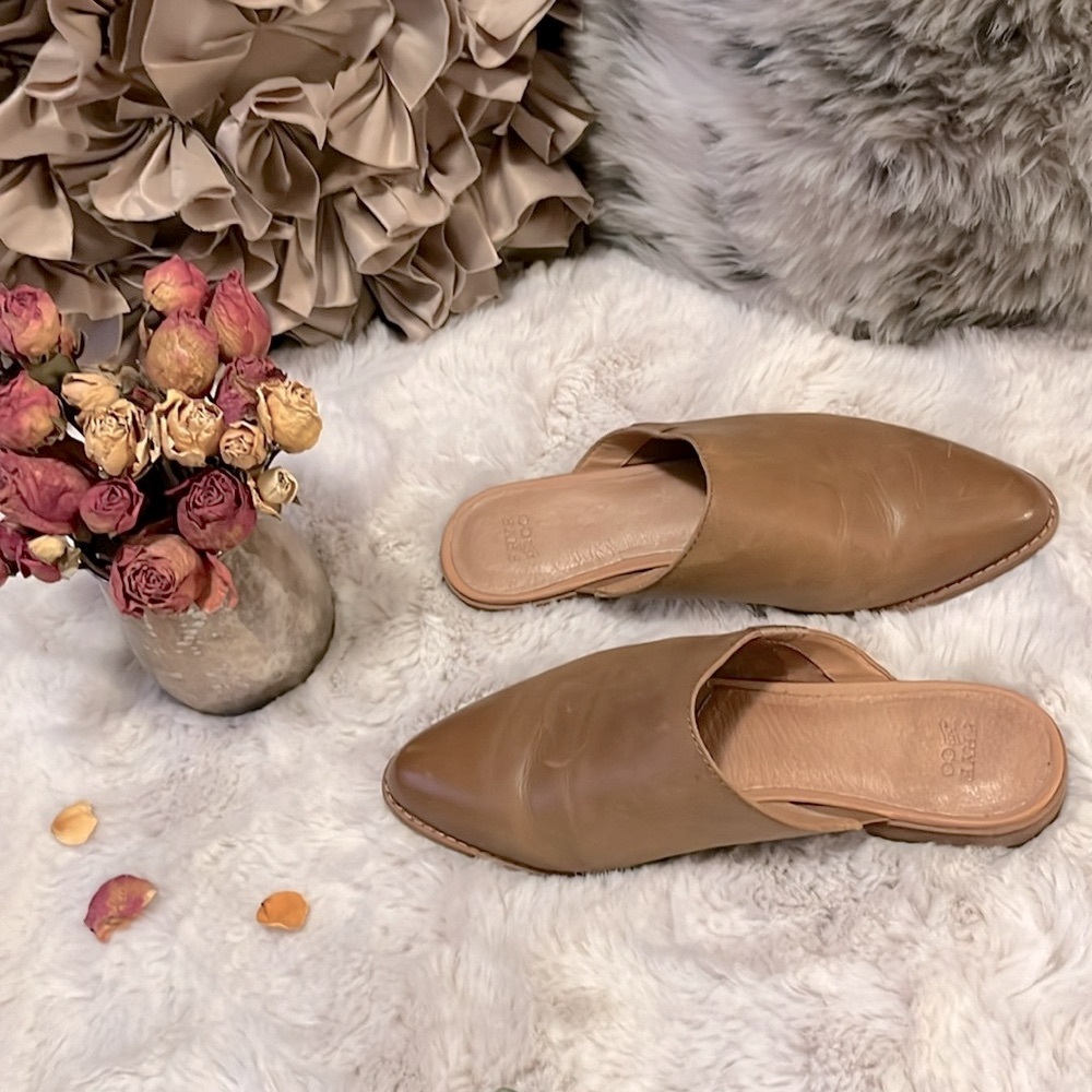 Frye and Co Tan Fenn Almond Toe Mule Leather Slip On Flat Shoes Sz 6.5